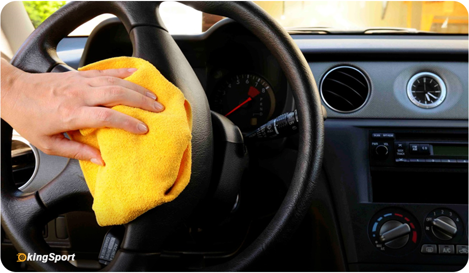تمیز کردن کنسول و بدنه داخلی خودرو