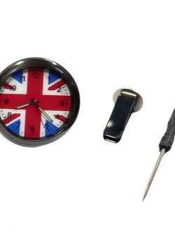 بهترین ساعت خودرو روی داشبورد پرچم انگلستان